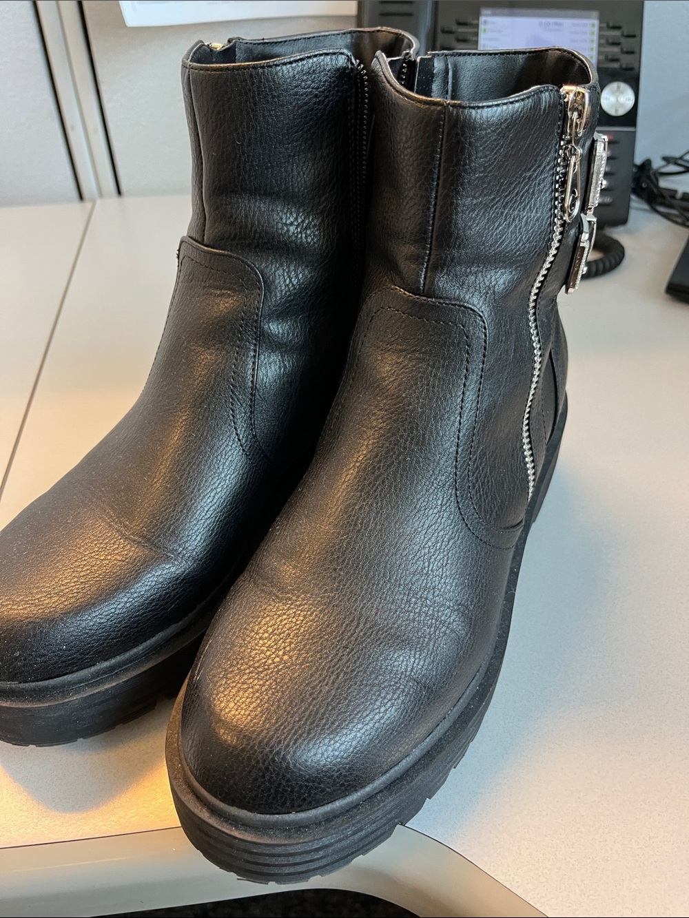 Women's Black Leather Zip-Accent Ankle Boots